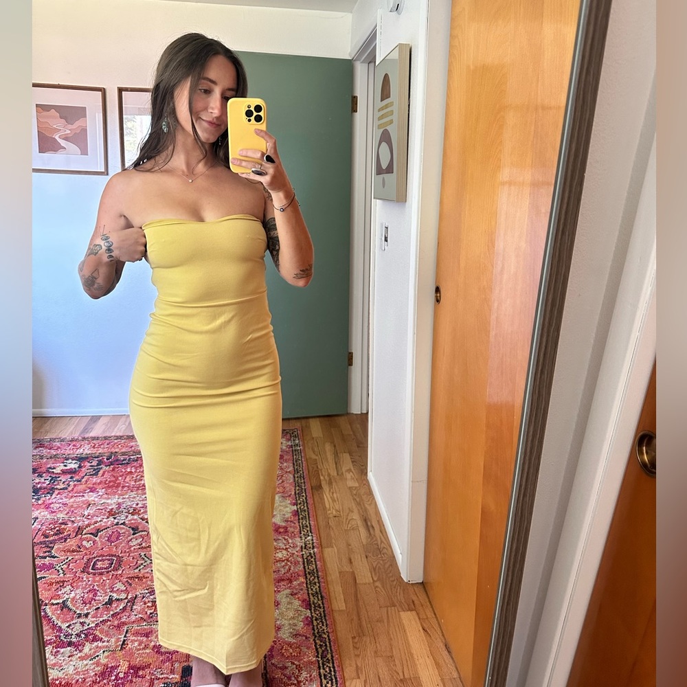 NWT- hello molly SUNRISING ACTION MAXI DRESS YELLOW